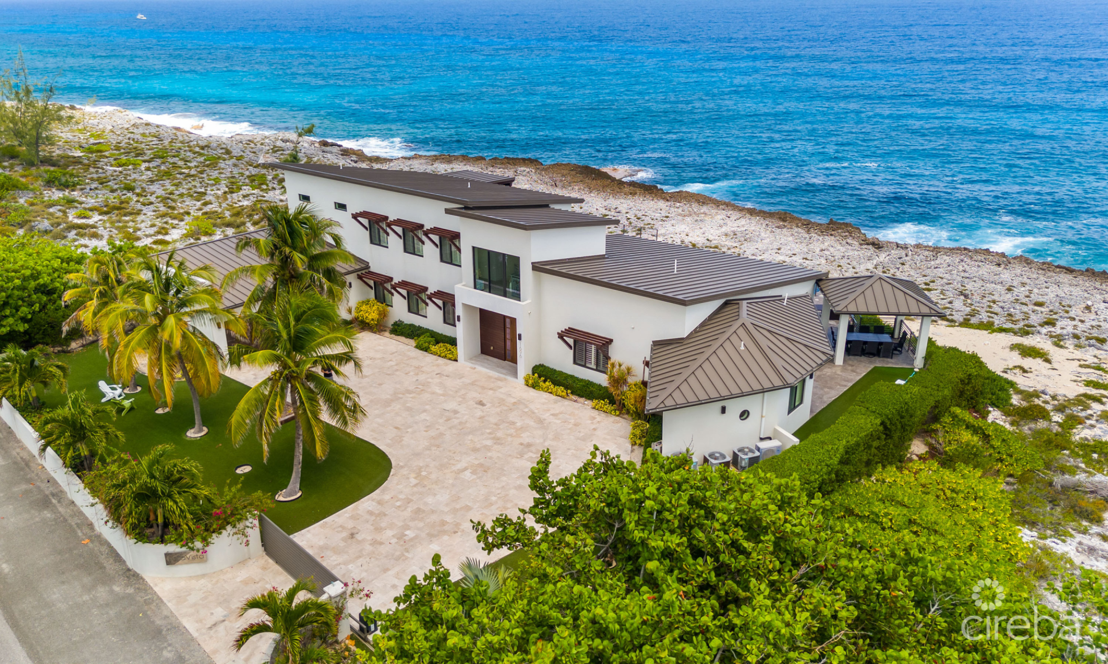 Bella Vista-Luxury Panoramic Oceanfront 5 Bedroom Estate
