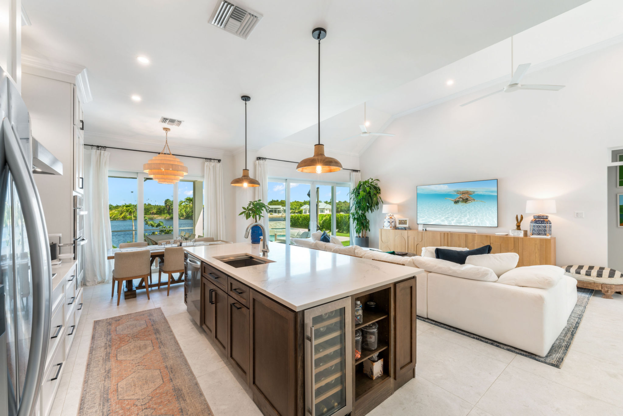 86 Edgemere Circle, The Lakes
