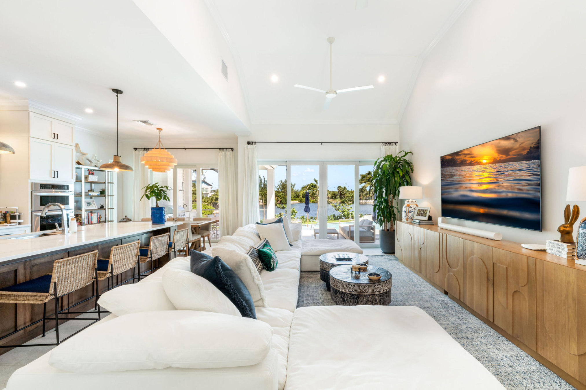 86 Edgemere Circle, The Lakes