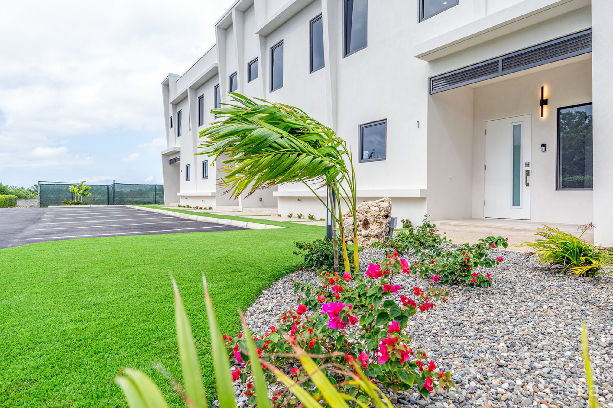 Lavania Court - Gated - Large 2 Bed 2.5 Bath Townhomes