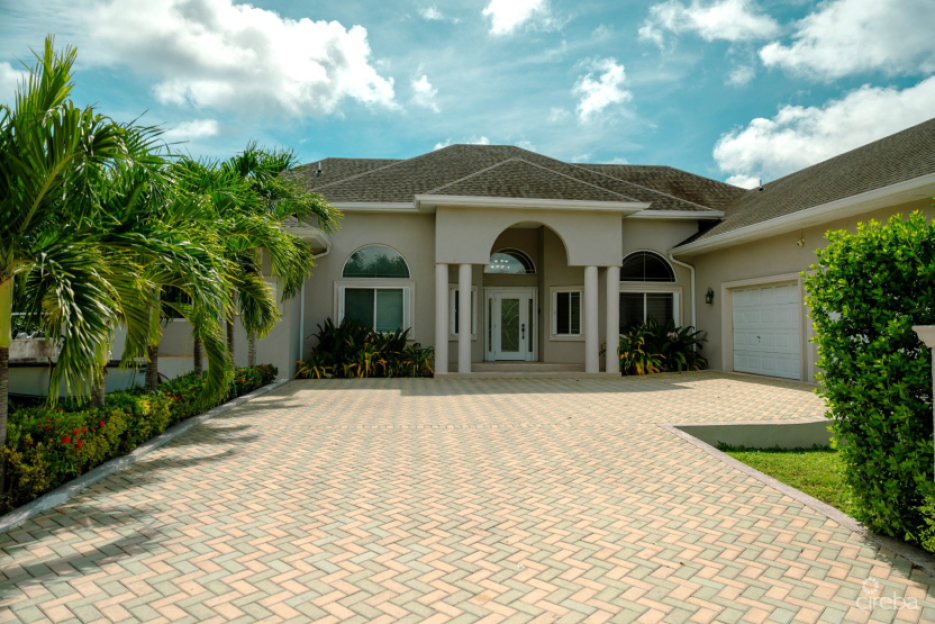 4 Bedroom Beautiful Family Home In Savannah - 1