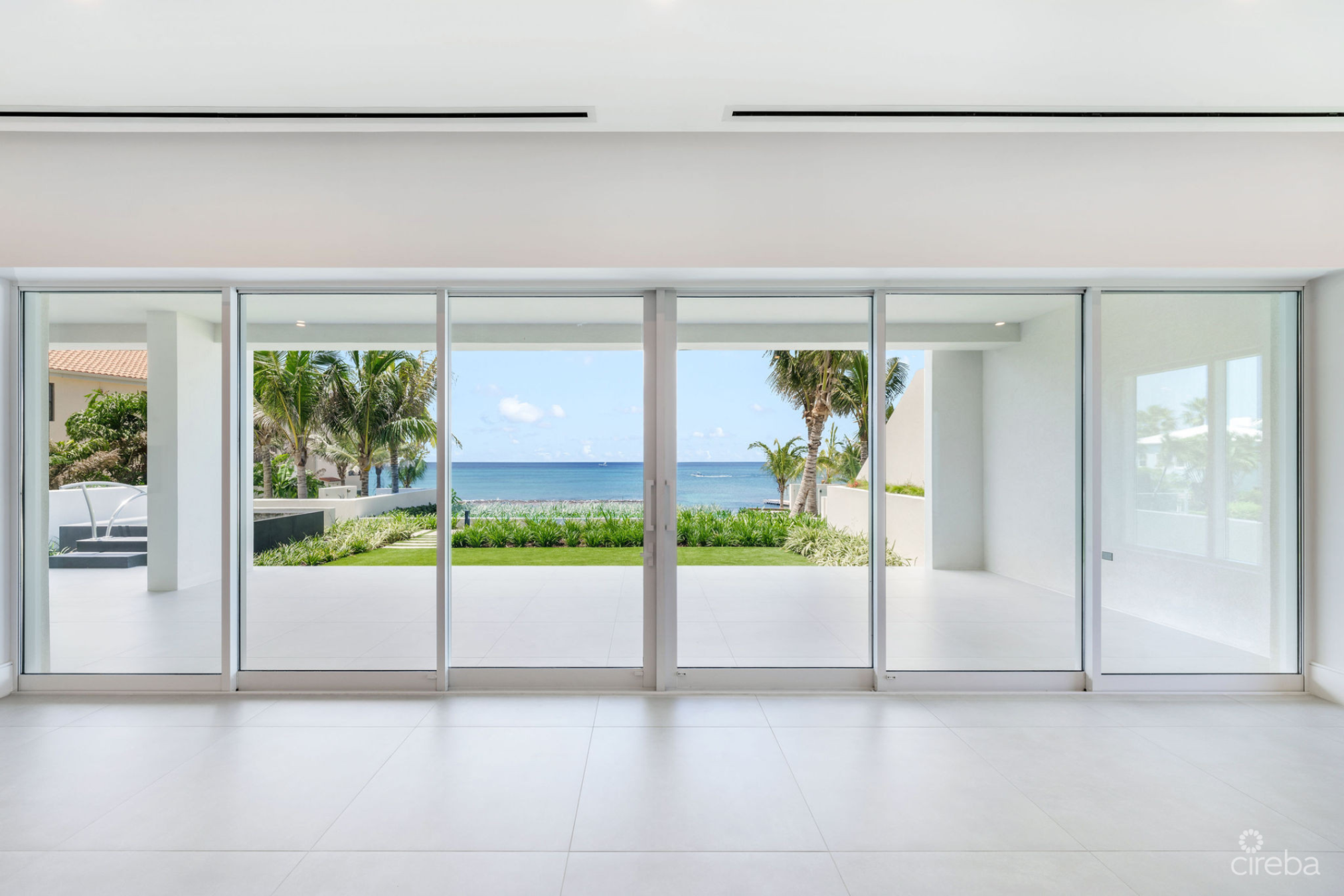 Aqua 1 - Luxury Condo On Seven Mile Beach