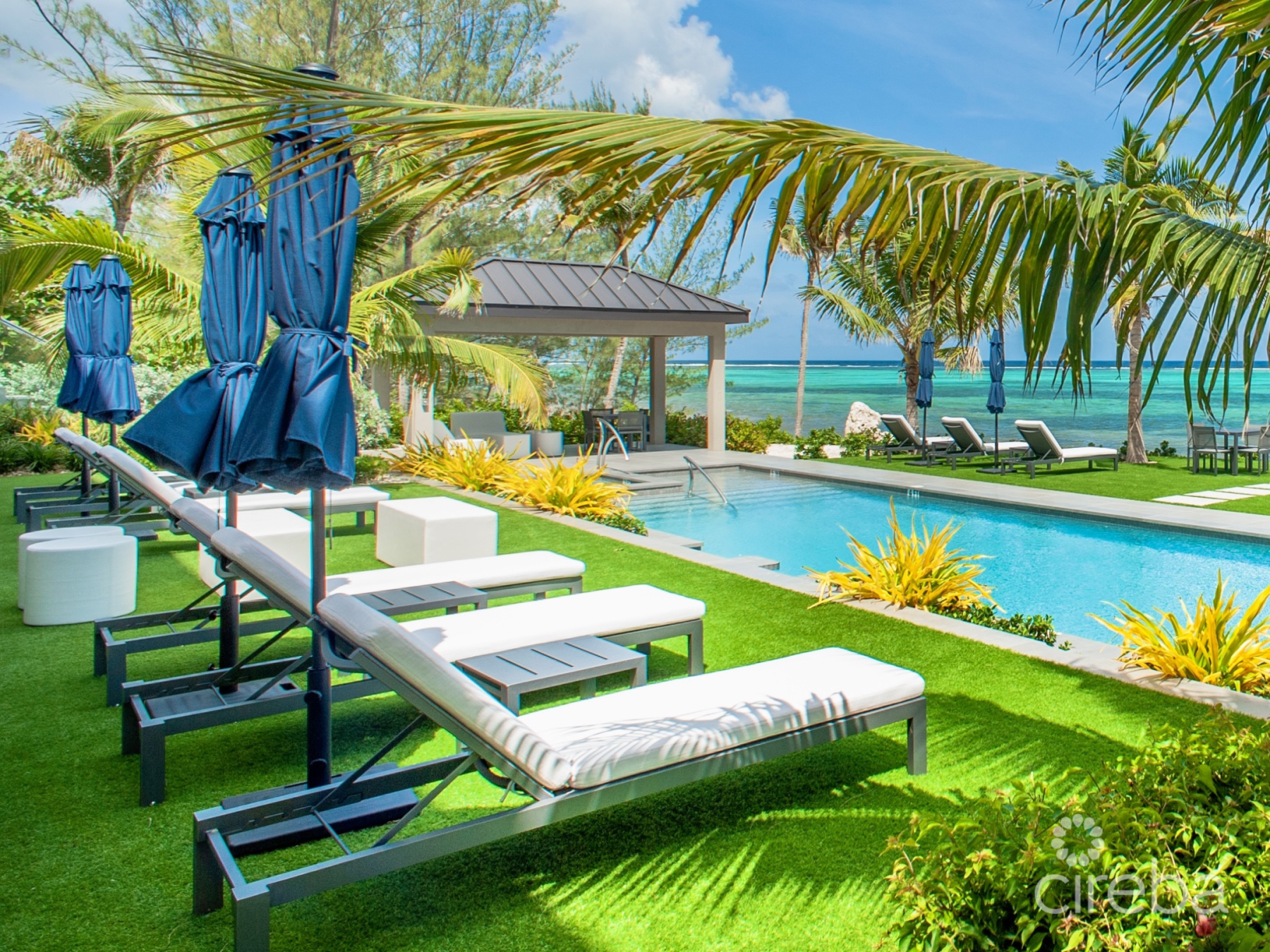 Black Urchin: Private Beachfront Estate