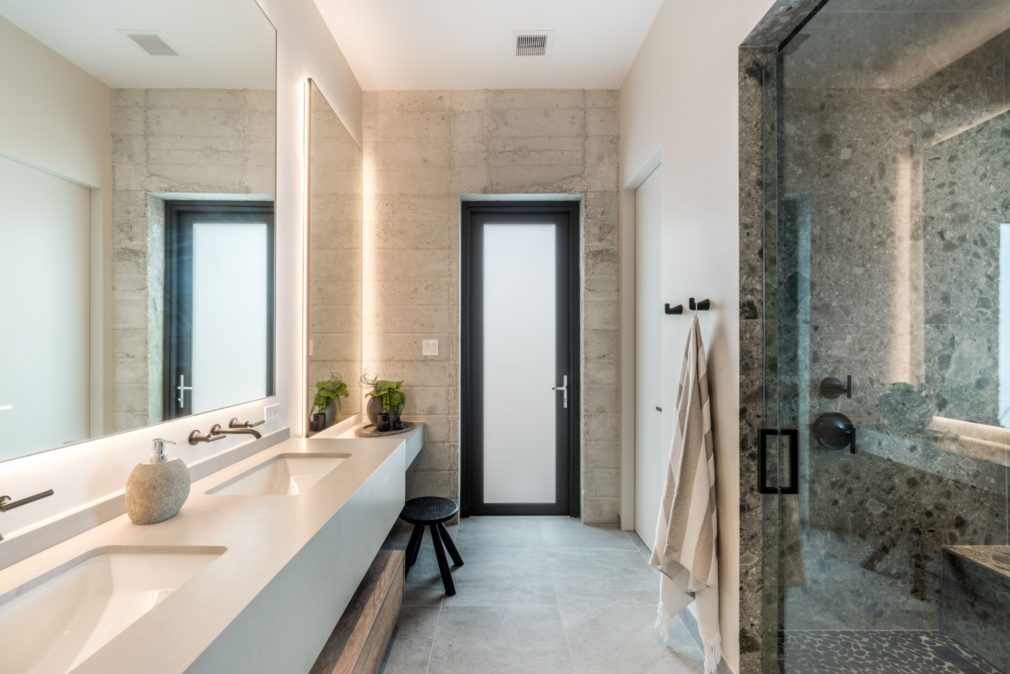 Bella Rocca, East End Luxury Villa