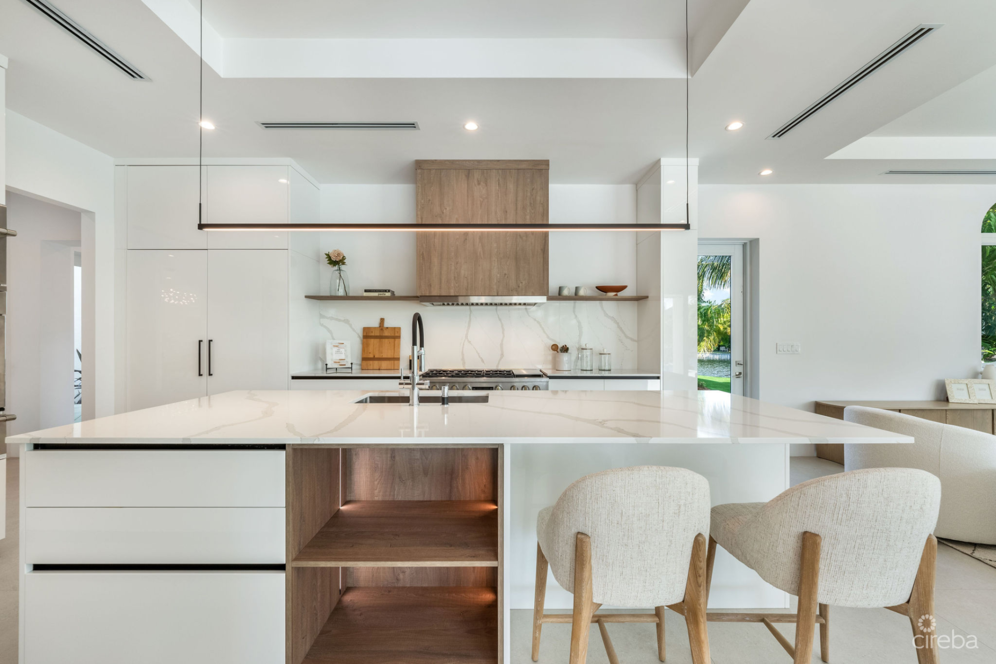 Vista Del Mar | A Reimagined Waterfront Estate
