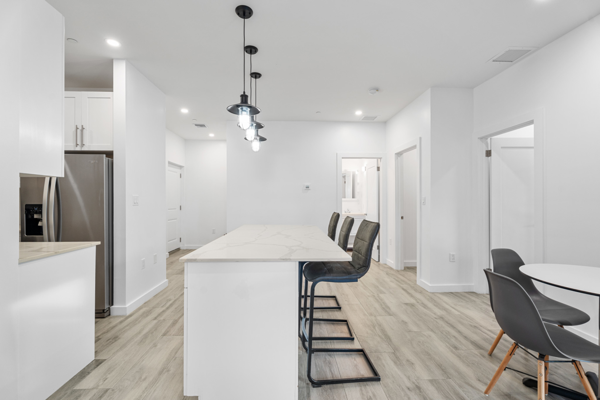 19 North 3 Bed Corner Unit With Lake View