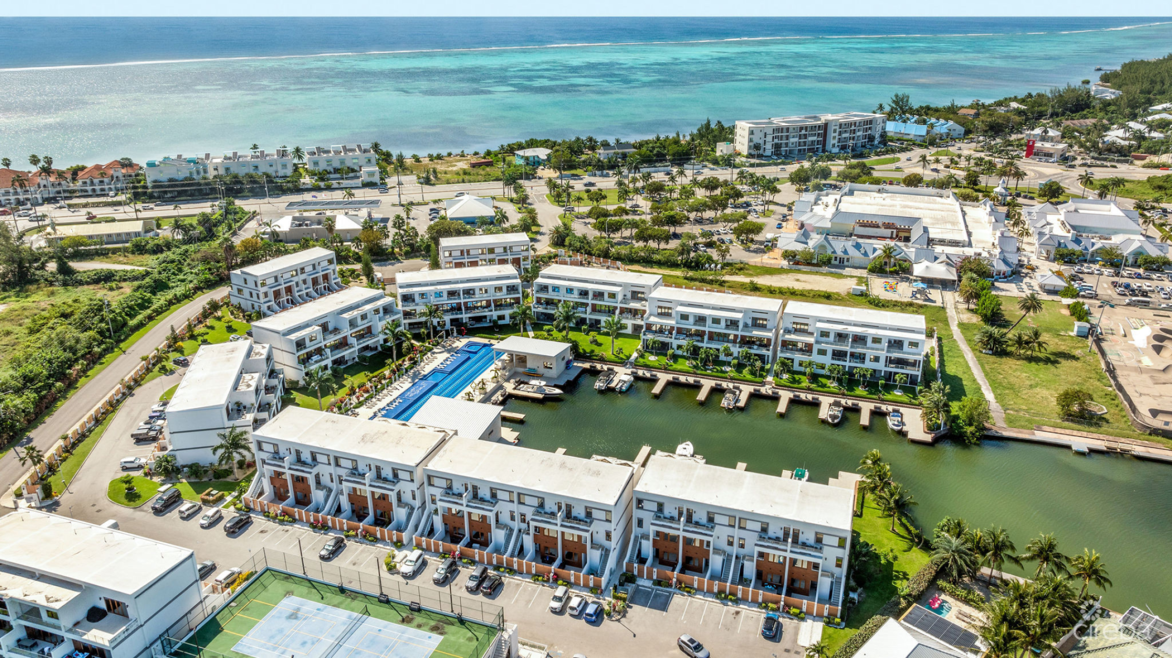 Arvia 3-Bedroom Canal Front Unit With Dock