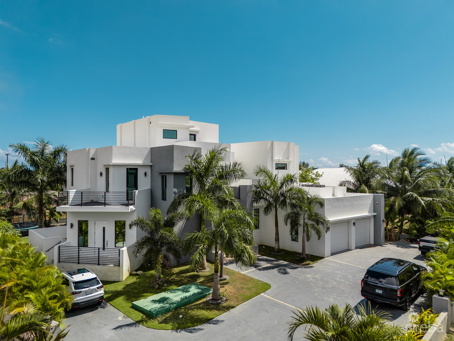 Royal Palms - 5 Bedroom Estate W/Rental Unit