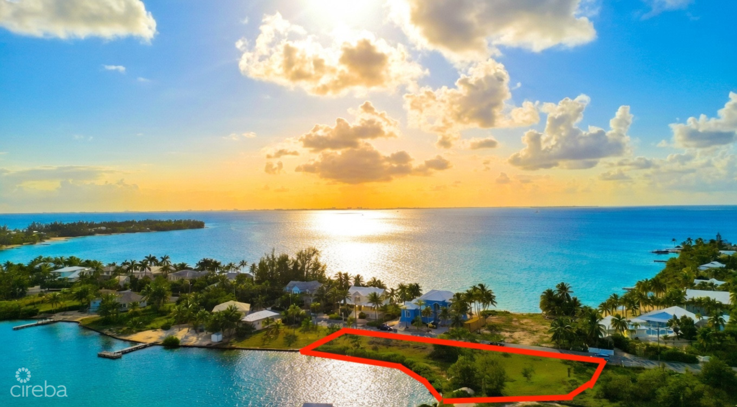 200Ft Beachfront Oasis Water Cay Road, Little Sound | Perfect For Boating & Dock