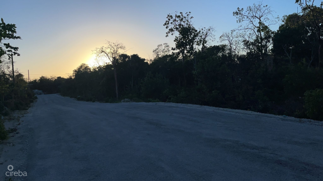 Cayman Brac Central Land - 1
