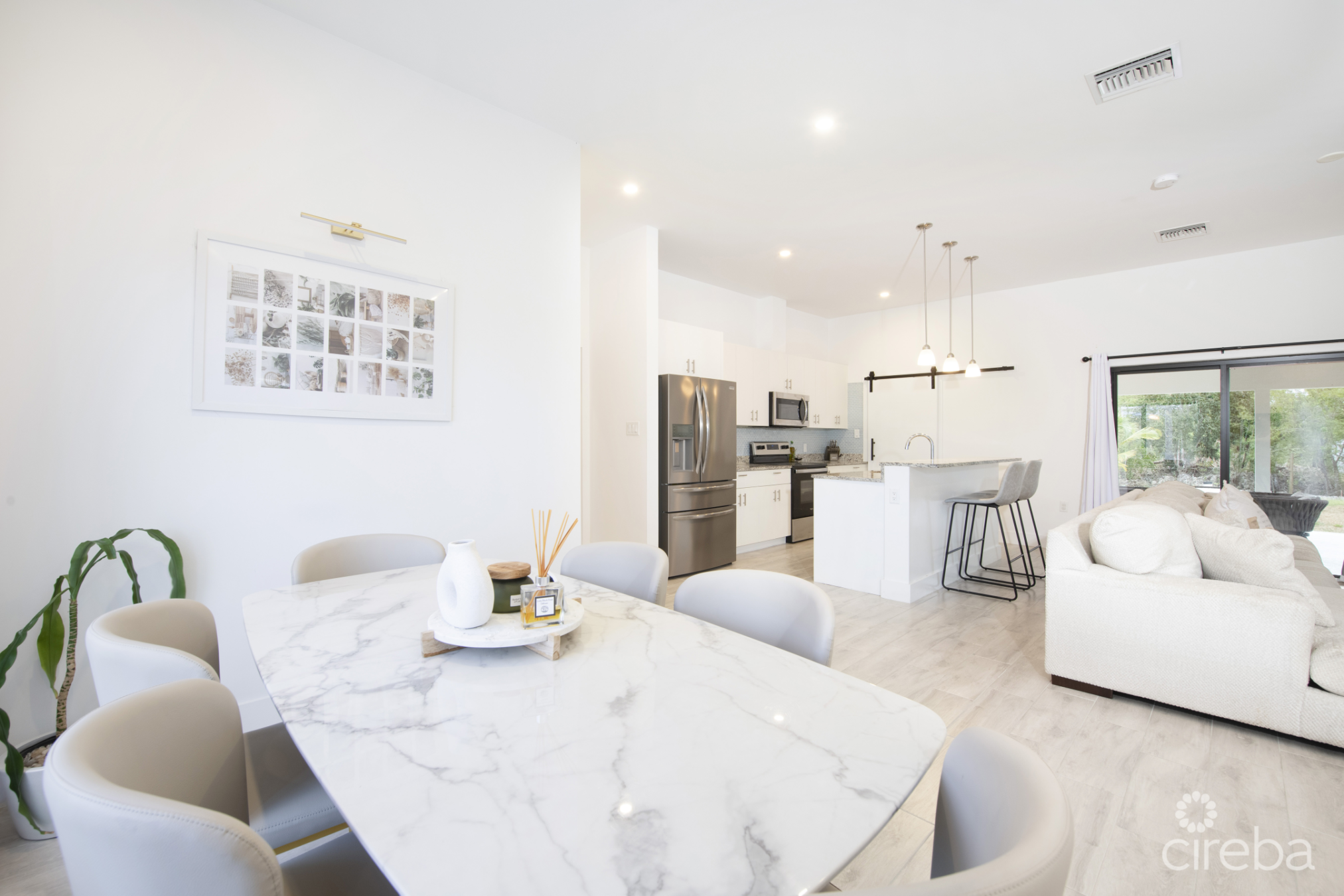 Modern 3 Bed, 3 Bath Single Family Home. With Bonus Office/Den.