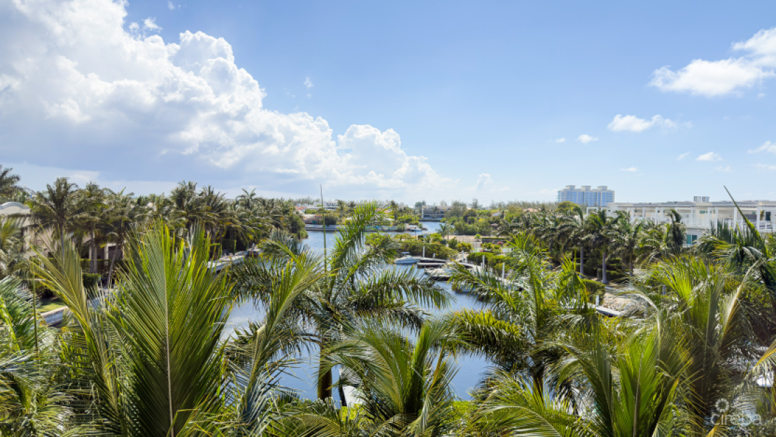 Solara Townhome Crystal Harbour - 1