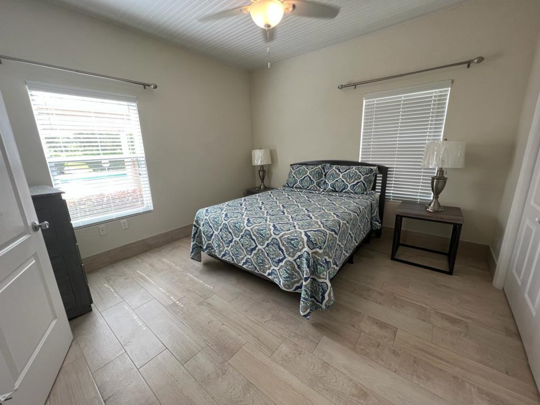 The Summit, 2-Bed/2.5 Bath. North Side