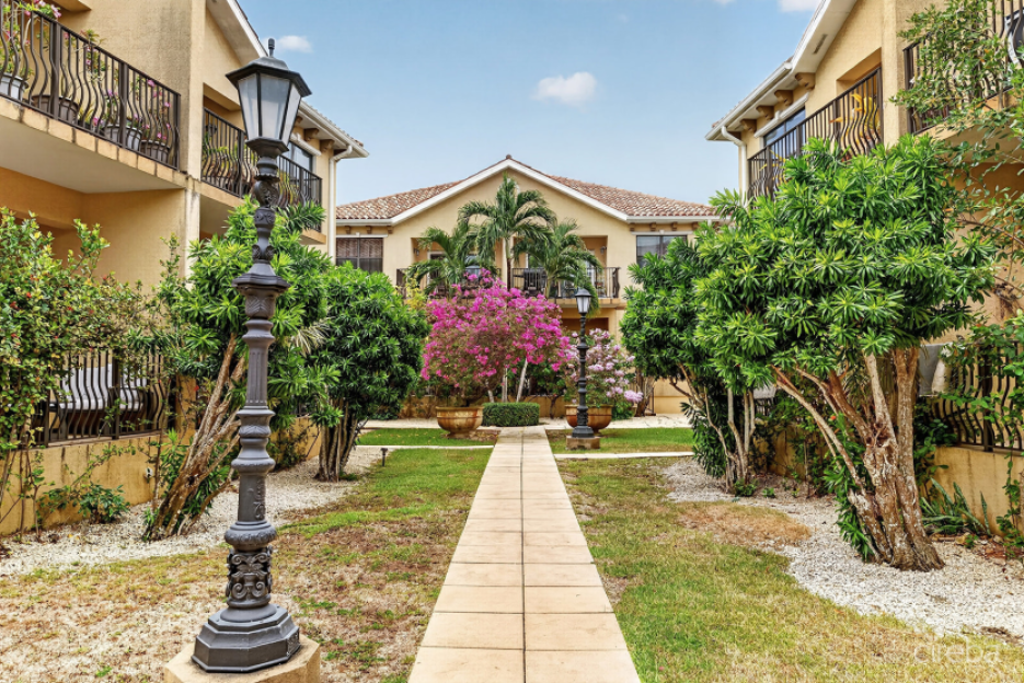 2 Bedroom Condo In Lantern Point - 1