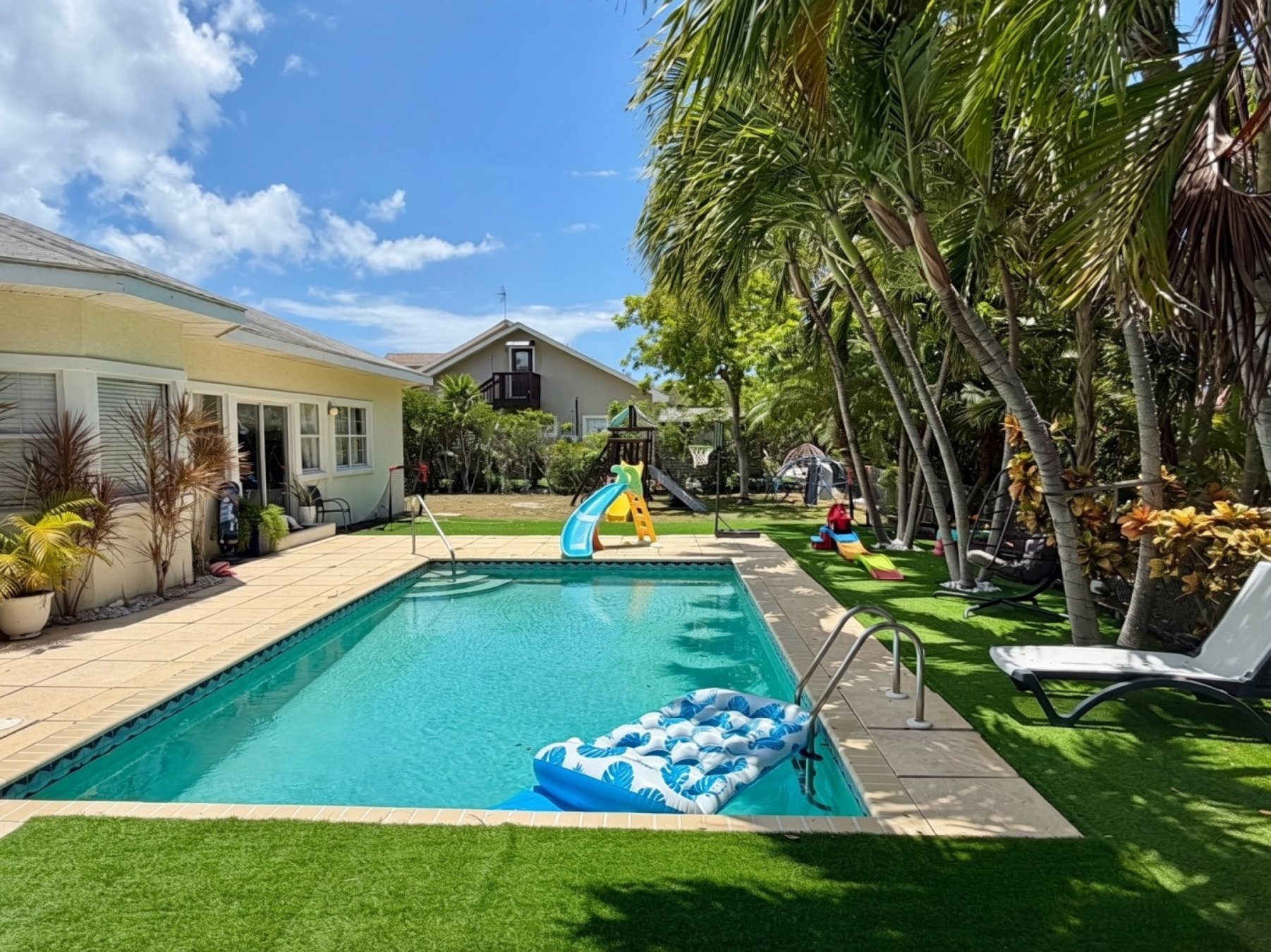 All-Inclusive 3-Bedroom House With Pool - July & August