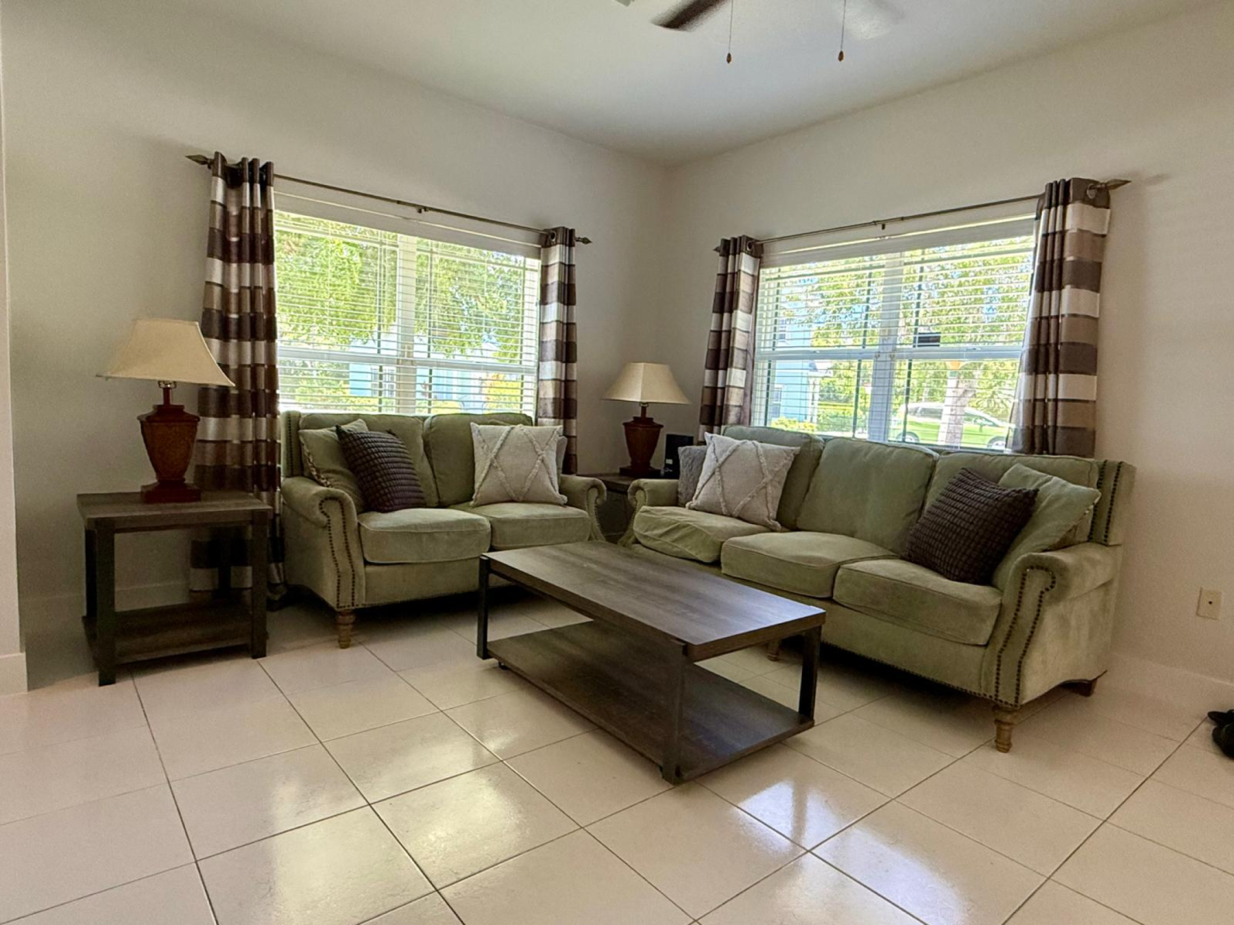 Secret Gardens 2-Bedroom Condo Near Schools