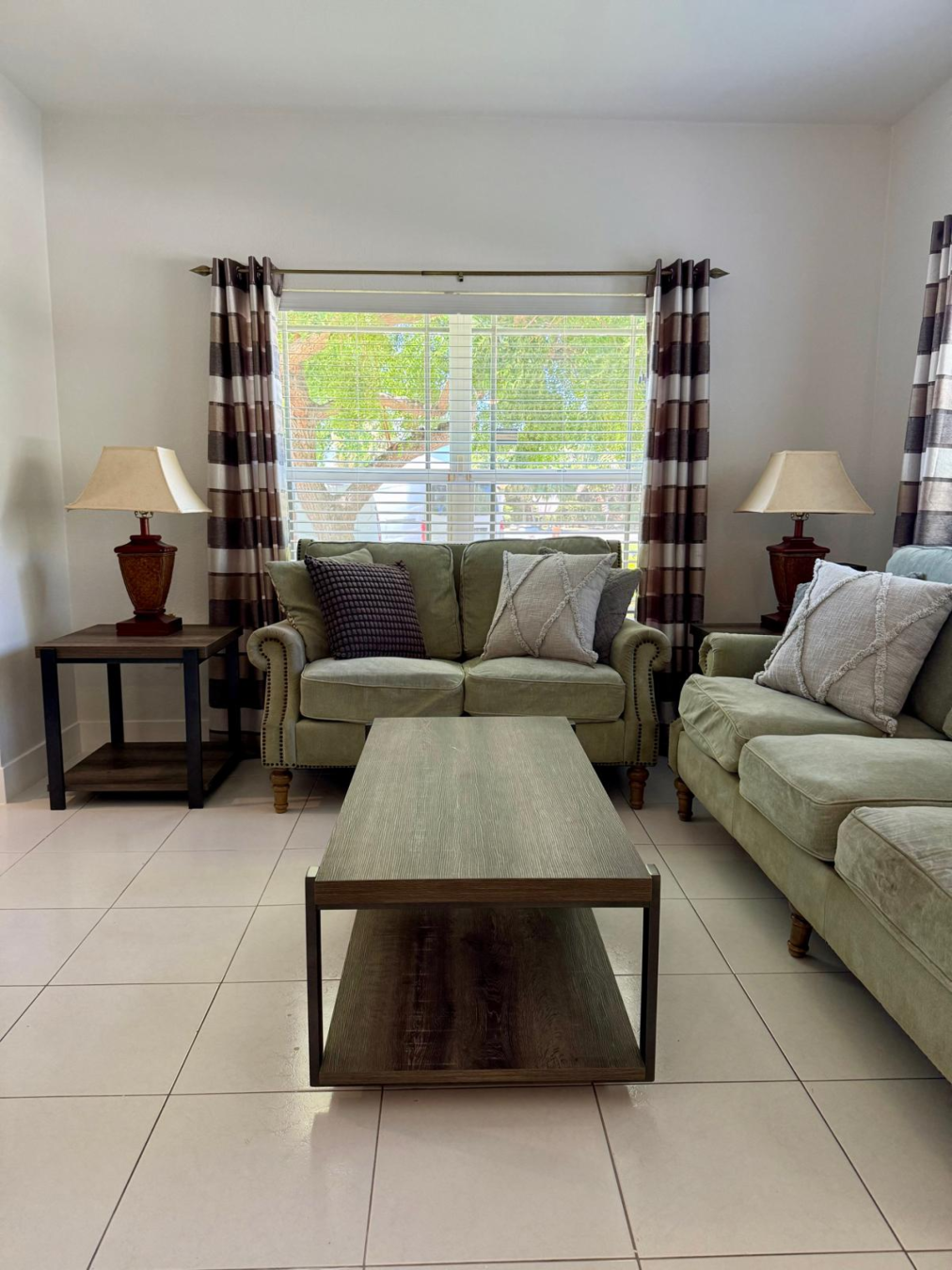 Secret Gardens 2-Bedroom Condo Near Schools