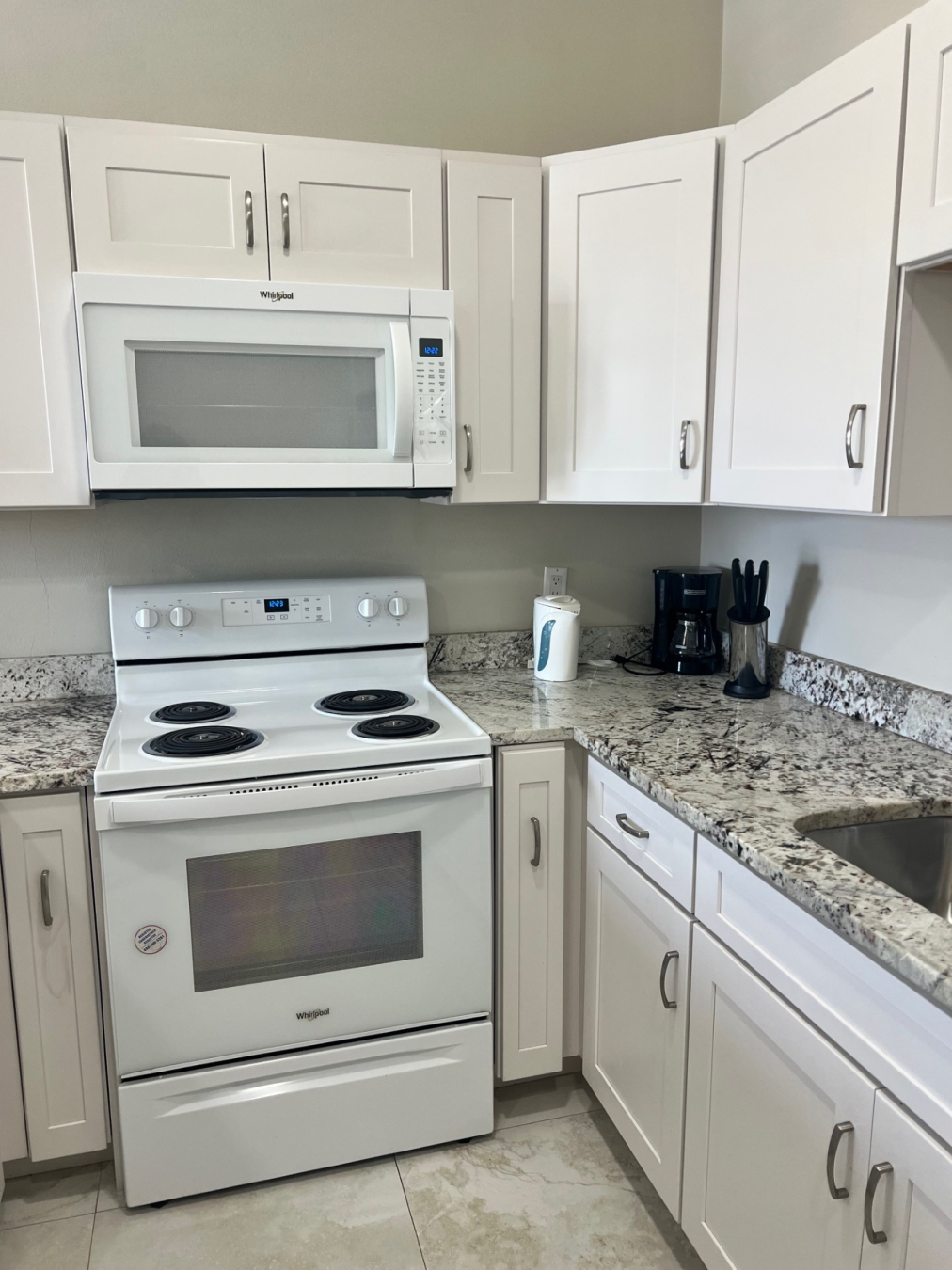 Available Now! 1-Bedroom, 1-Bathroom,  At The Summit, North Side