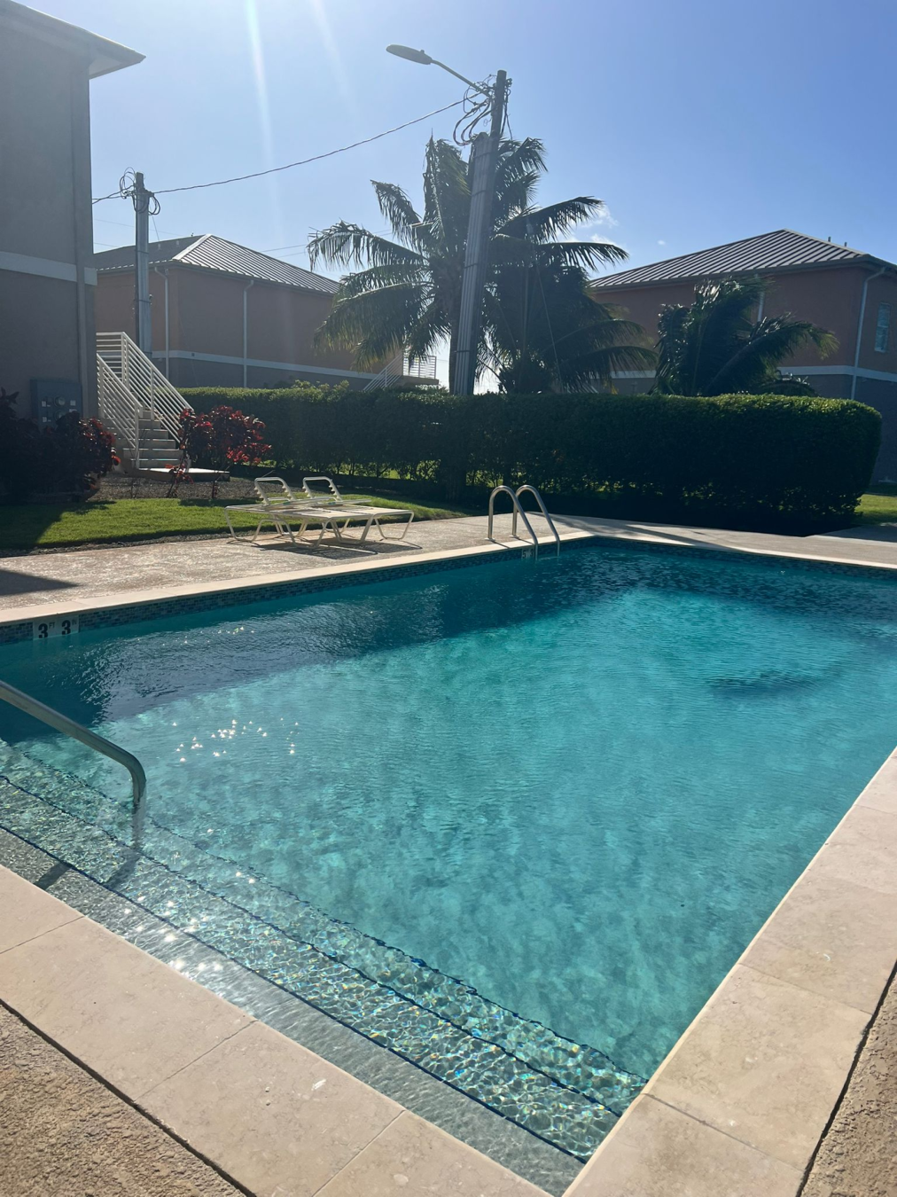 Available Now! 1-Bedroom, 1-Bathroom,  At The Summit, North Side