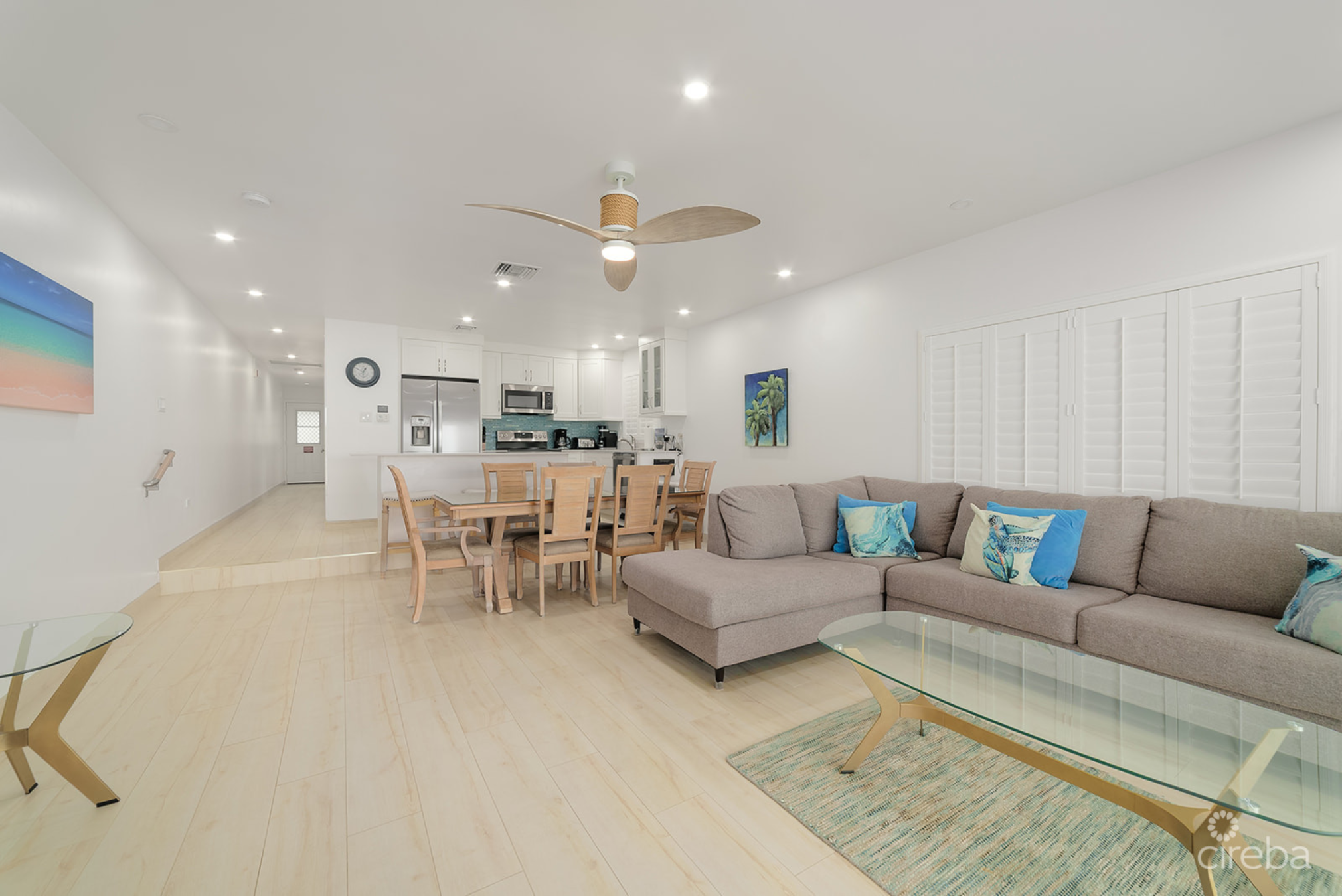 Renovated Penthouse Discovery Point Club