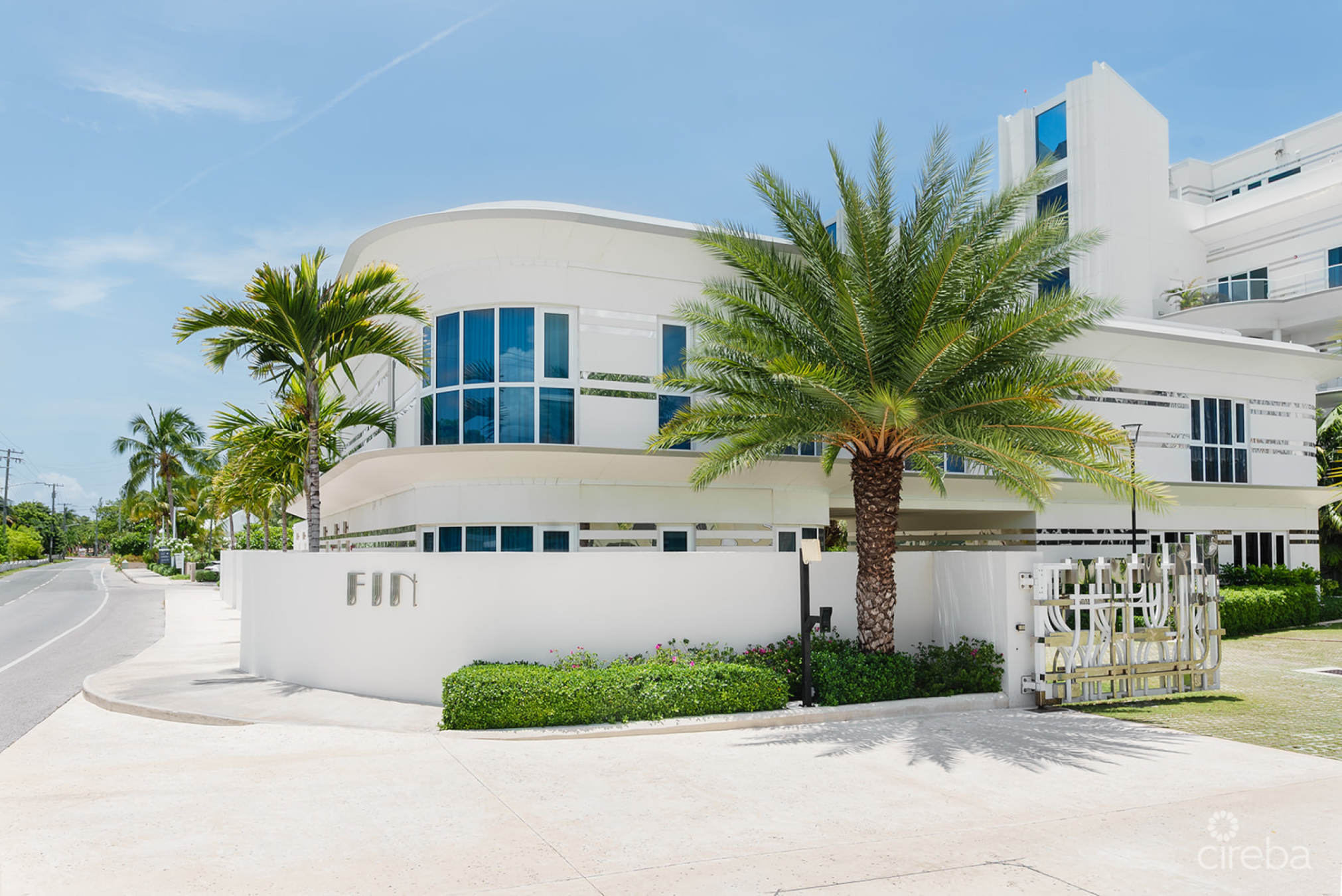 Three-Level Oceanfront Fin Penthouse  #30 Plus 2 Garages