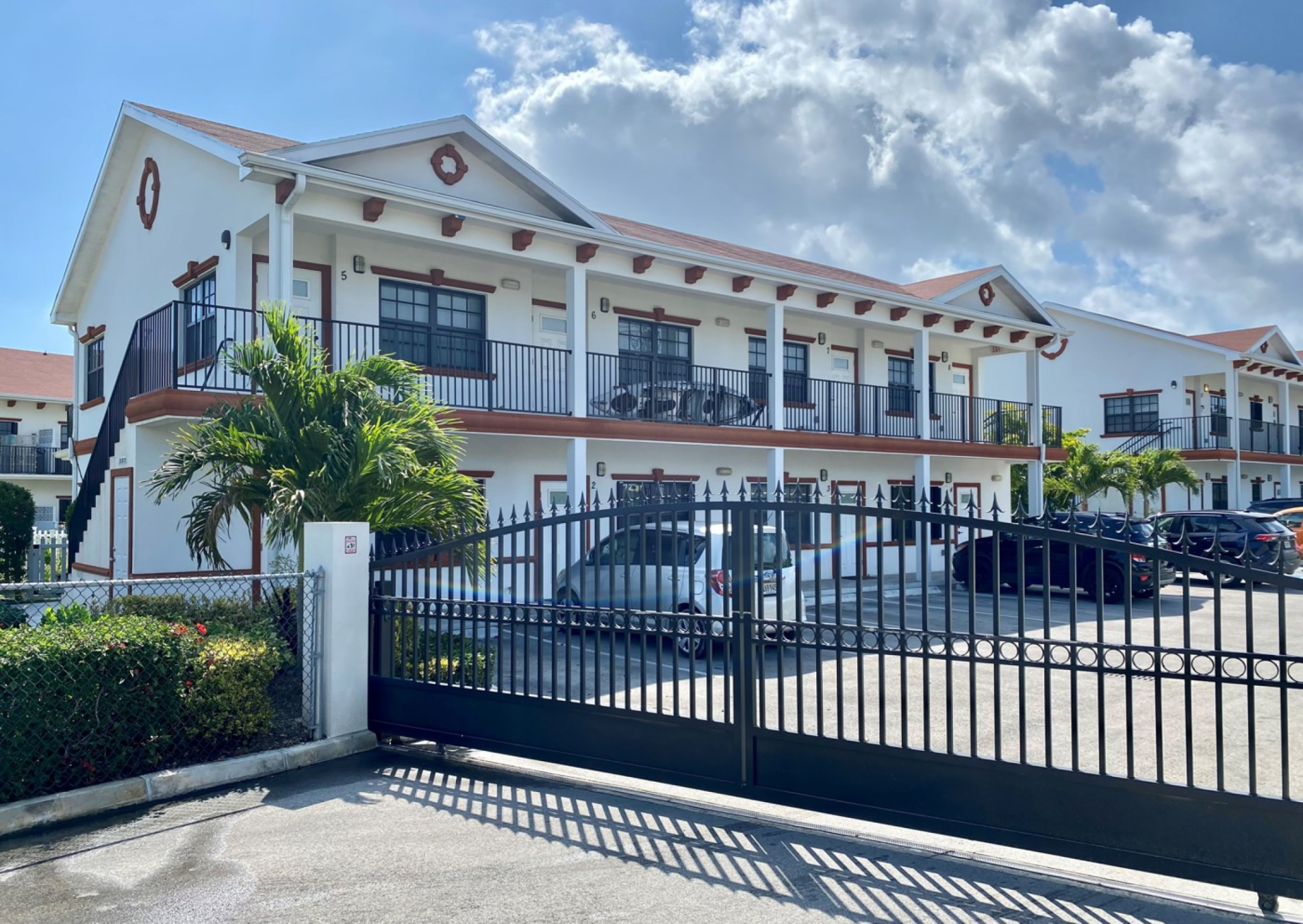 Portofino Gardens 1 Bedroom: August 1St