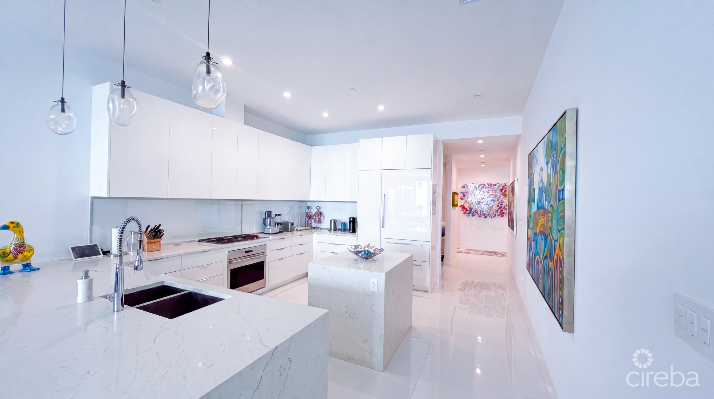 Fin Oceanfront Condo
