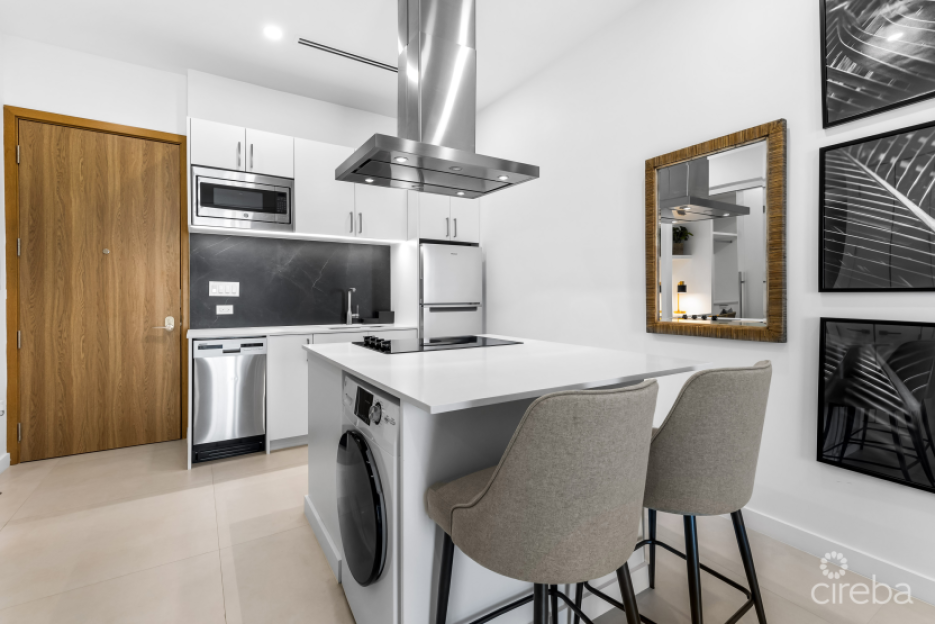 Harbour Walk 211, 1 Bed + Den - 1