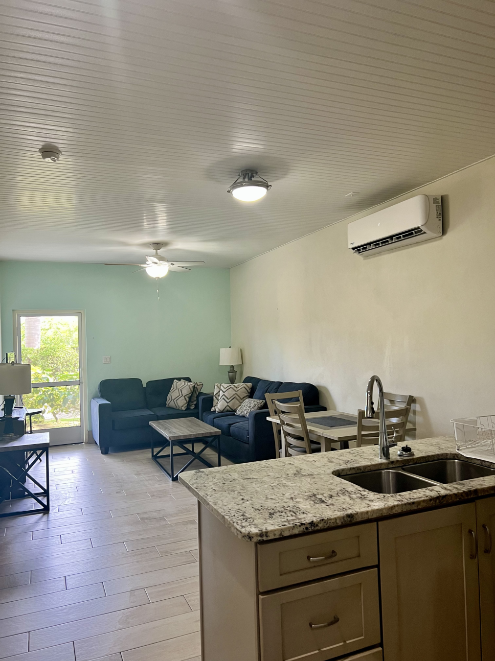 The Summit, 2-Bed/2.5 Bath. North Side, Available Now!