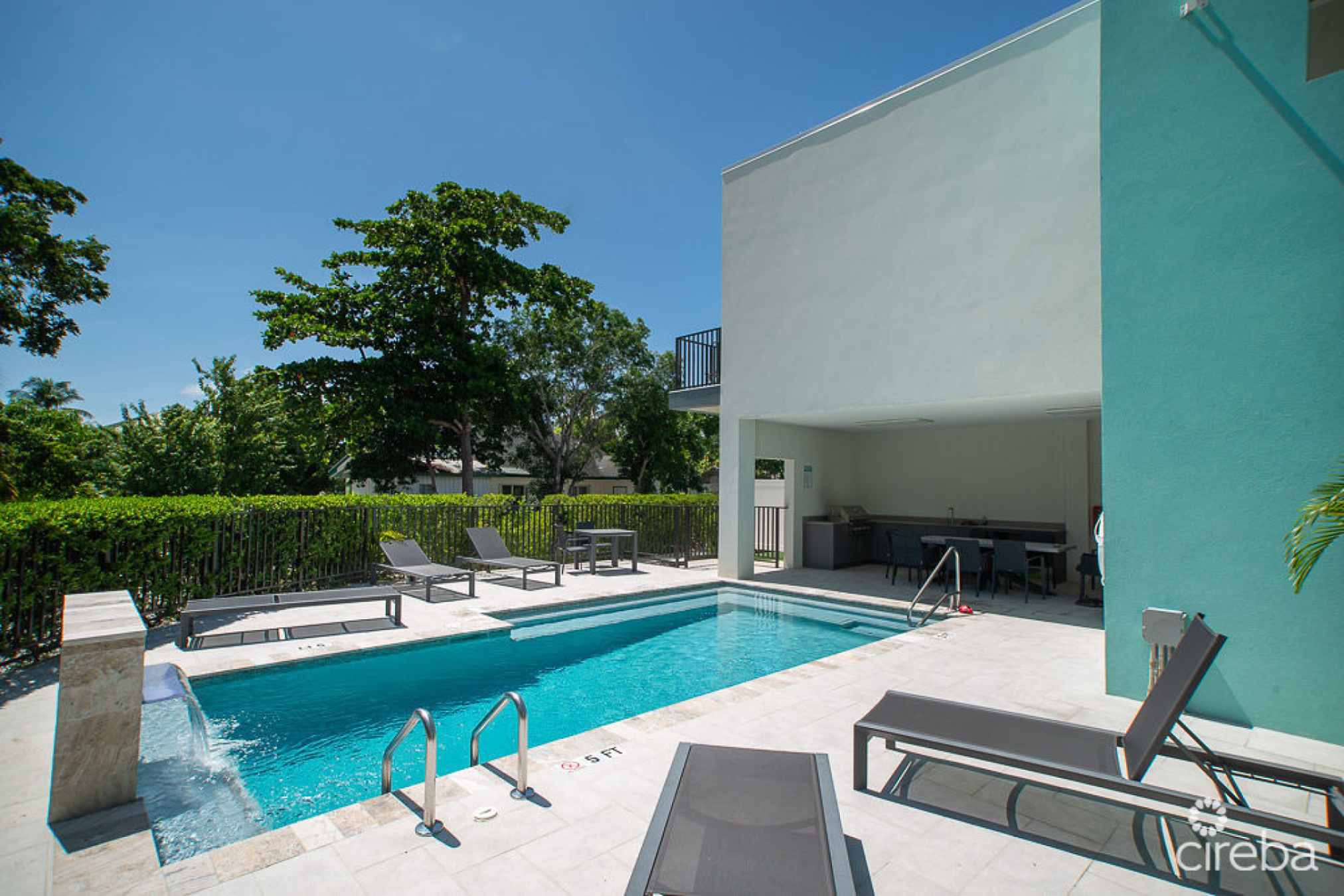 2 Bed 2 Bath Condo 61 West