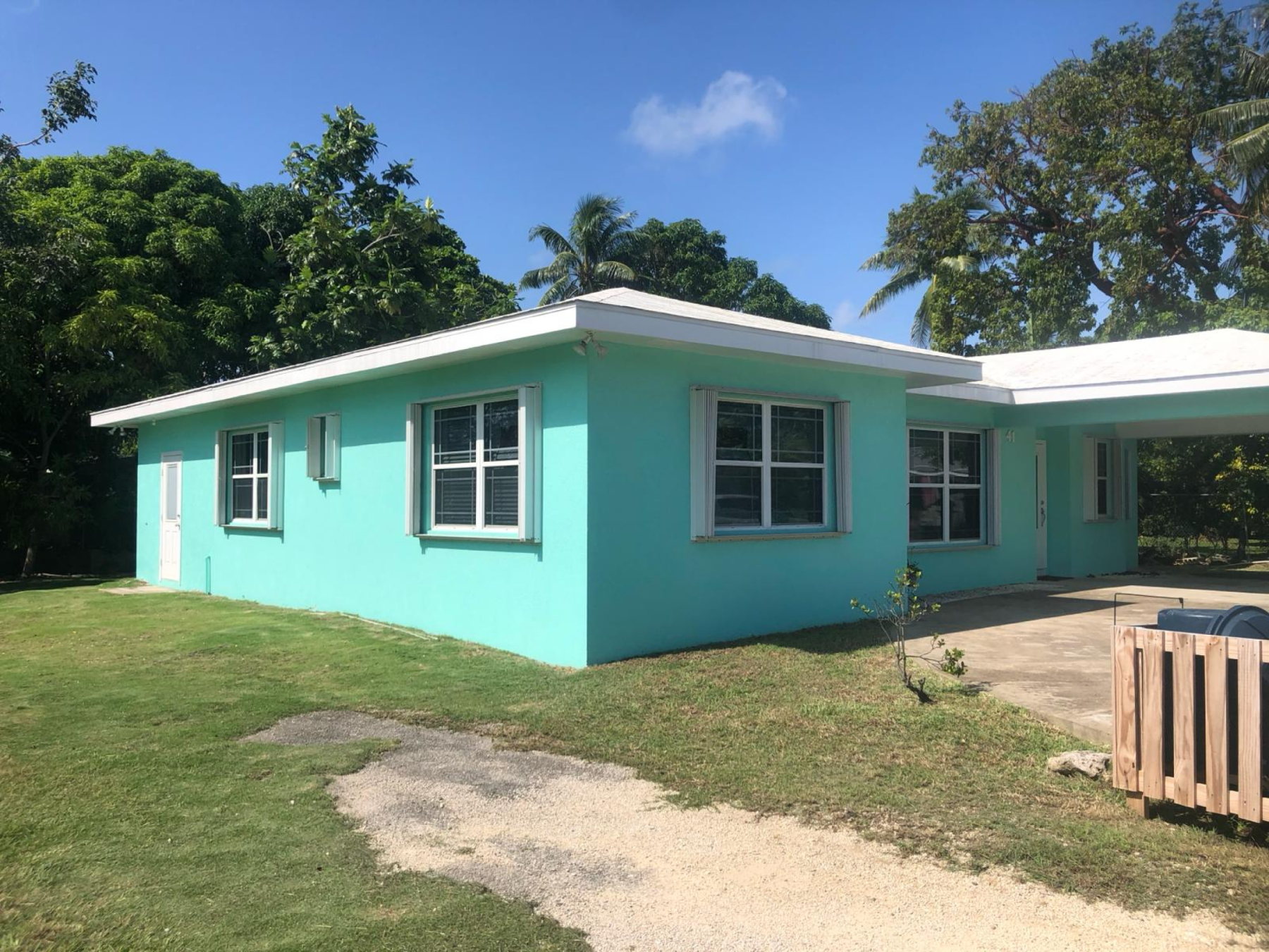 3 Bedroom Family Home +  Efficiency Apt  W/ Kitchen And Bathroom. Gt