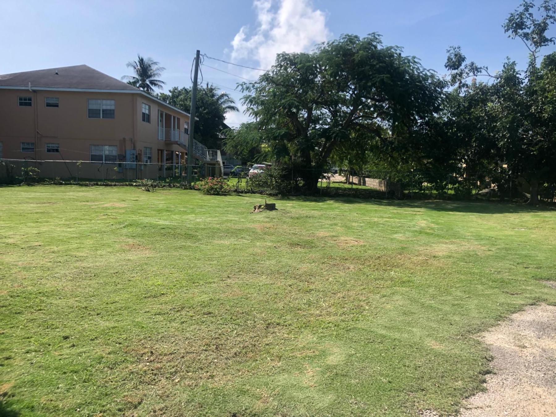 3 Bedroom Family Home +  Efficiency Apt  W/ Kitchen And Bathroom. Gt