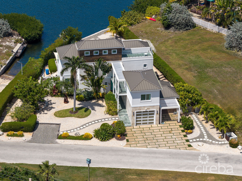 24  Shorewinds Trail, The Shores Family Home - 1