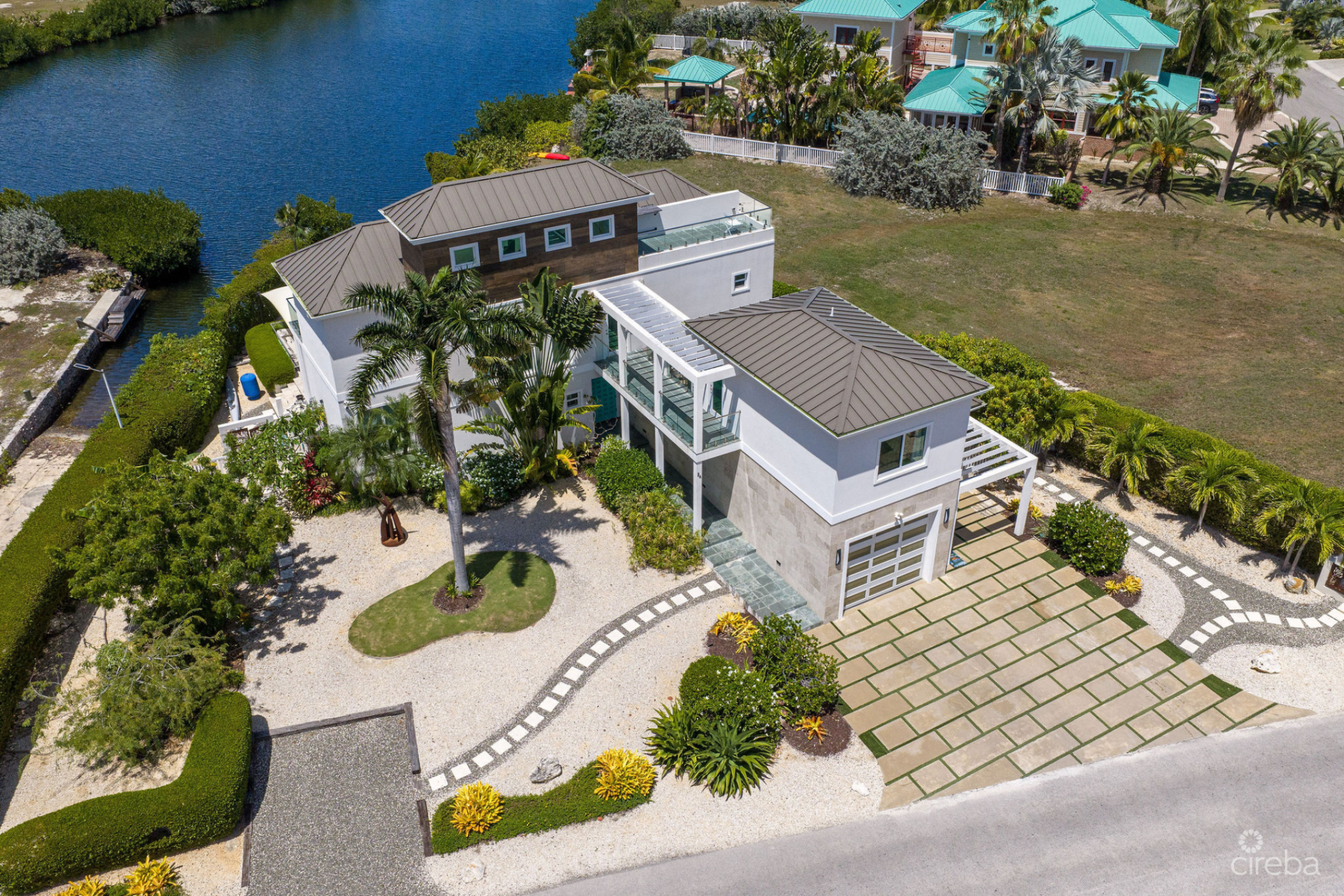 24  Shorewinds Trail, The Shores Family Home