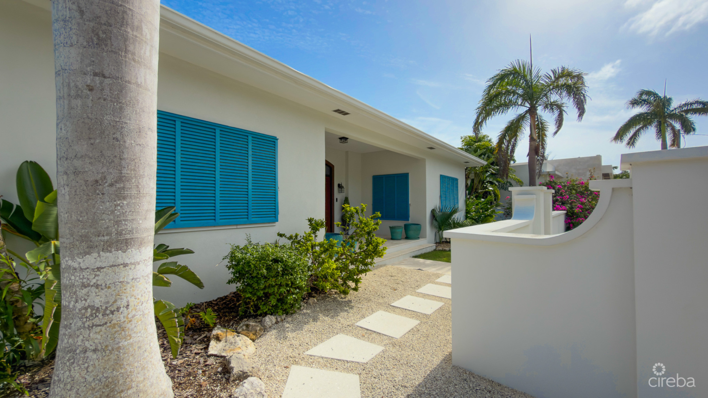Seven Mile Beach Corridor Family Home