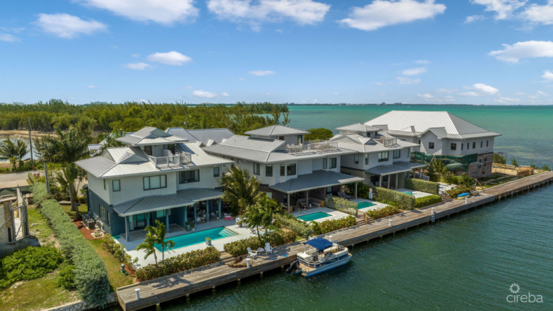 Large Seahaven 2 Bed With Pool - Oceanview And Canal Front - 1