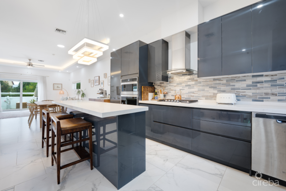 The Mantras #18 | End Unit In South Sound Gated Development - 1