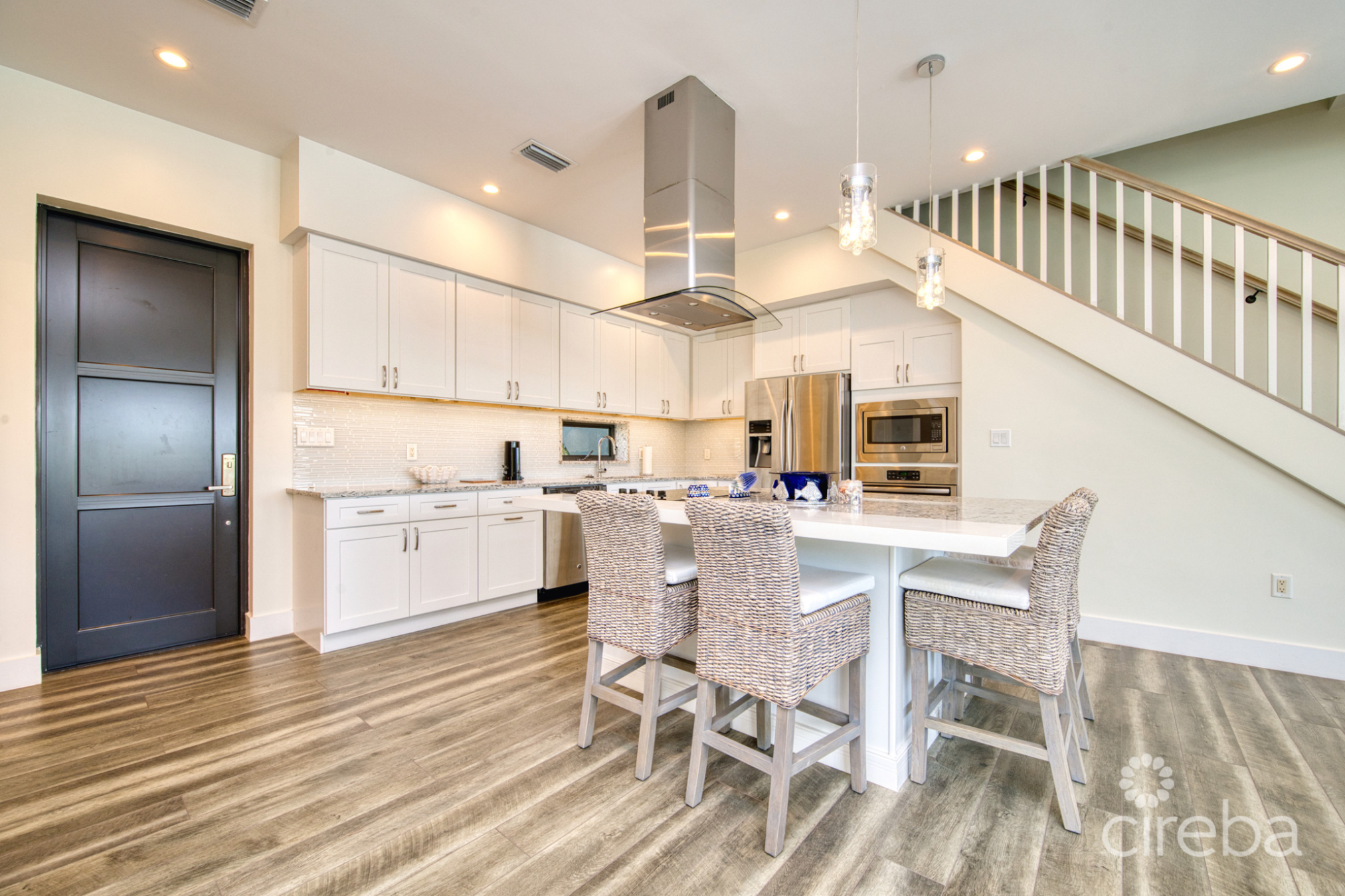 Large Seahaven 2 Bed With Pool - Oceanview And Canal Front