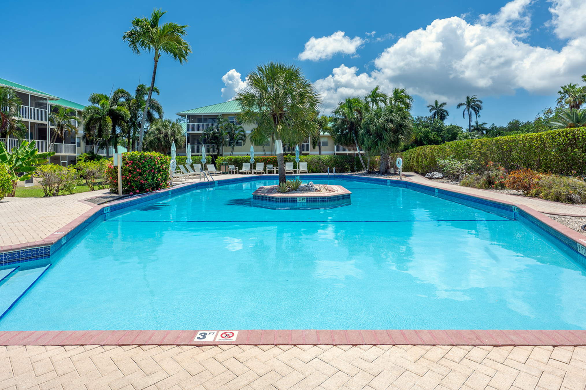 Pool-View 2 Bedroom At Plantation Village – September To May