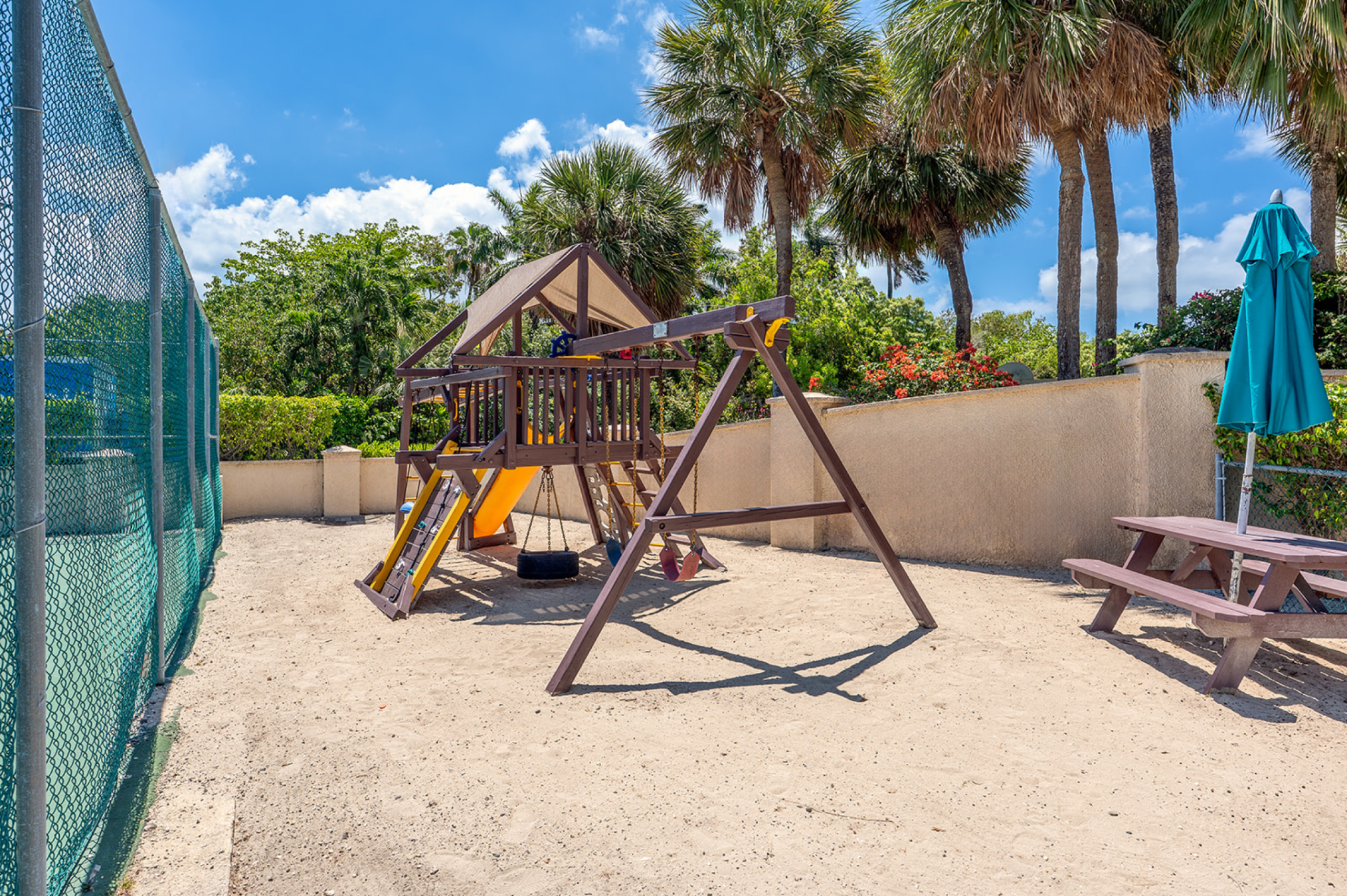 Pool-View 2 Bedroom At Plantation Village – September To May