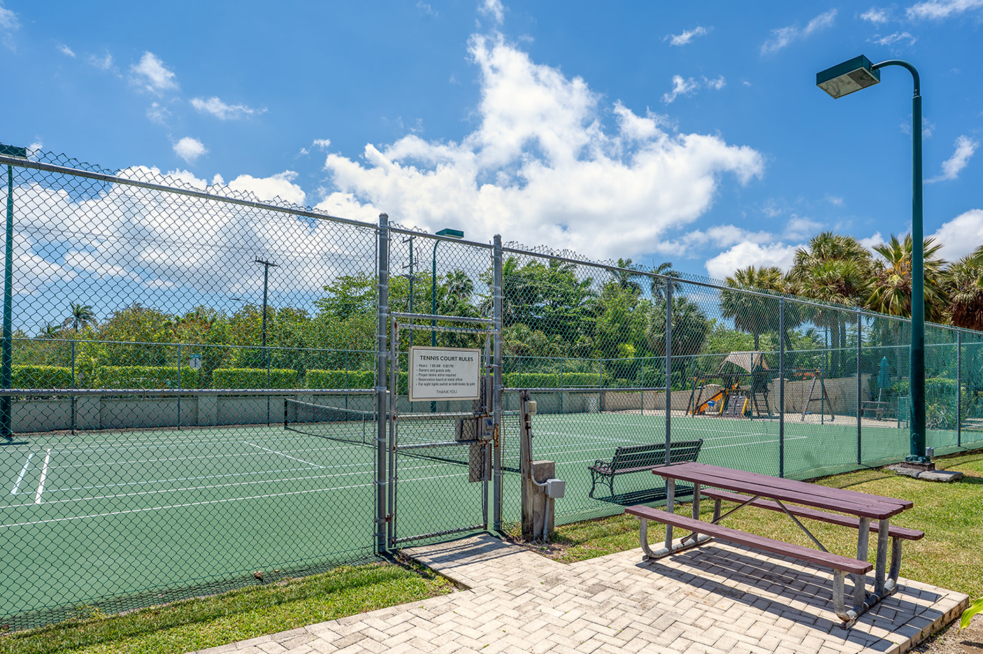 Pool-View 2 Bedroom At Plantation Village – September To May