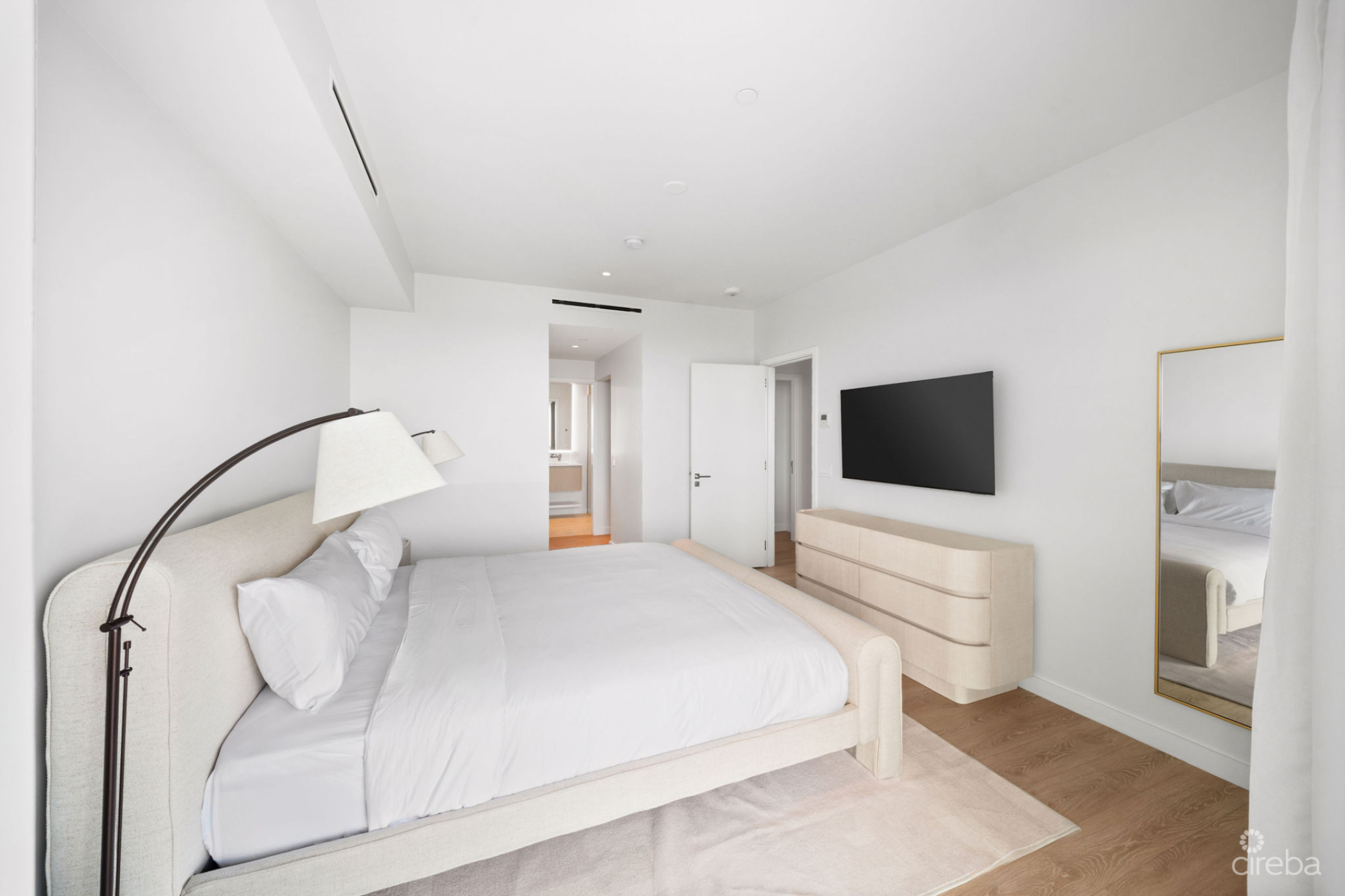 One | Gt Residences - Unit 914