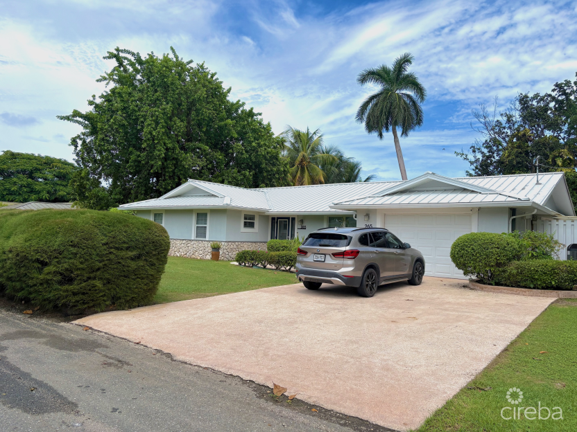 Rare Double-Lot Oasis Bungalow  With Pool In Snug Harbour - 1