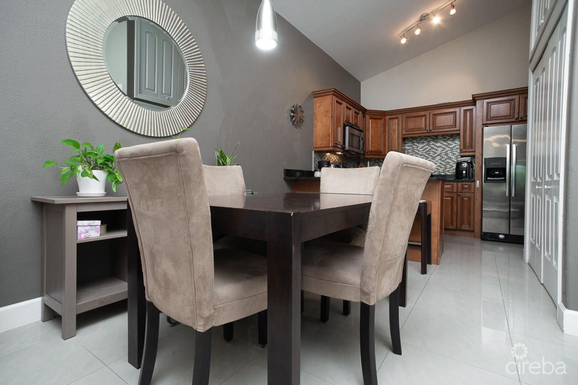 Lantern Point 2 Bedroom Top-Floor Condo - Prospect