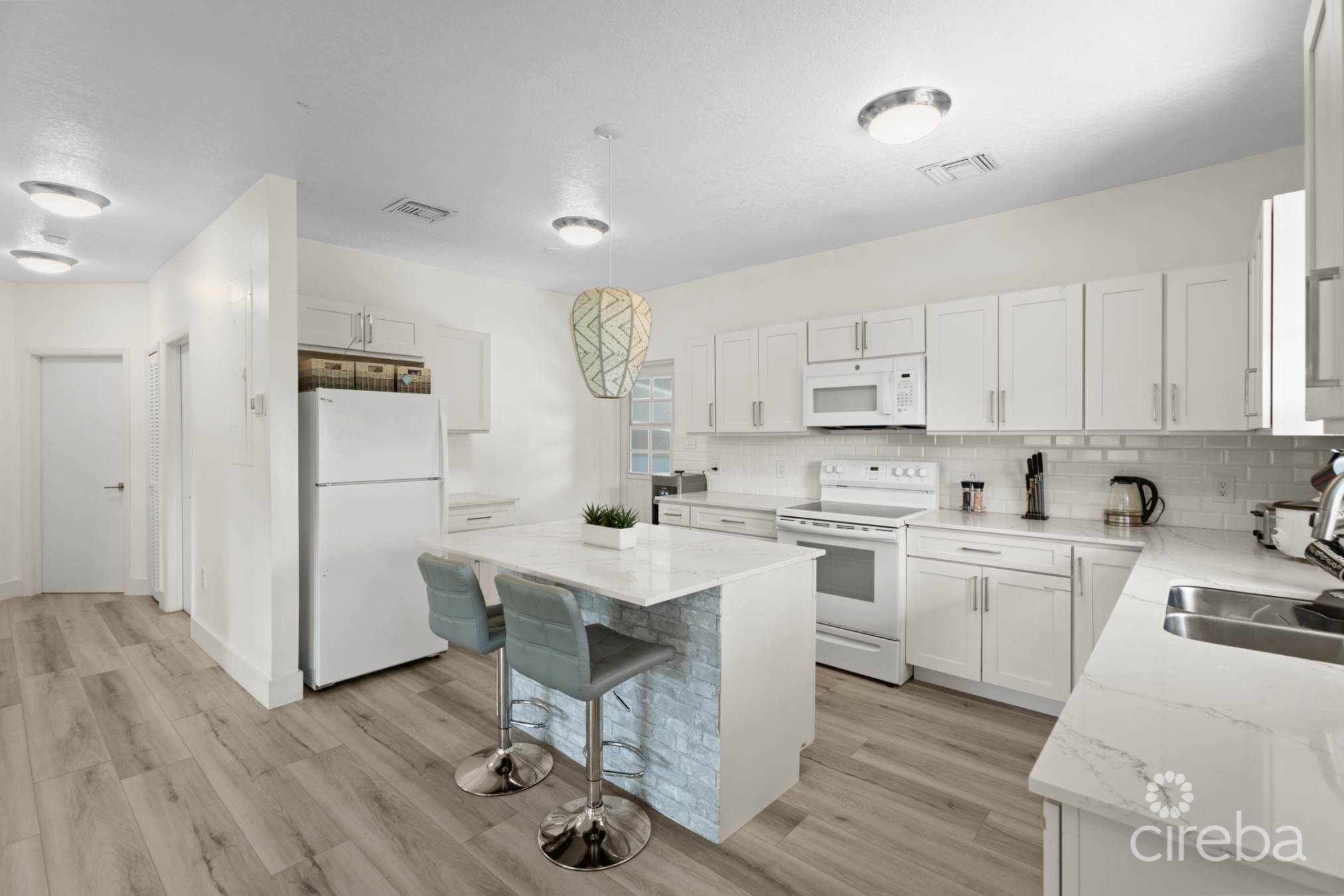 Beach Bay Duplex - X2 Homes. Both 2 Bed, 2 Bath With Double Garages