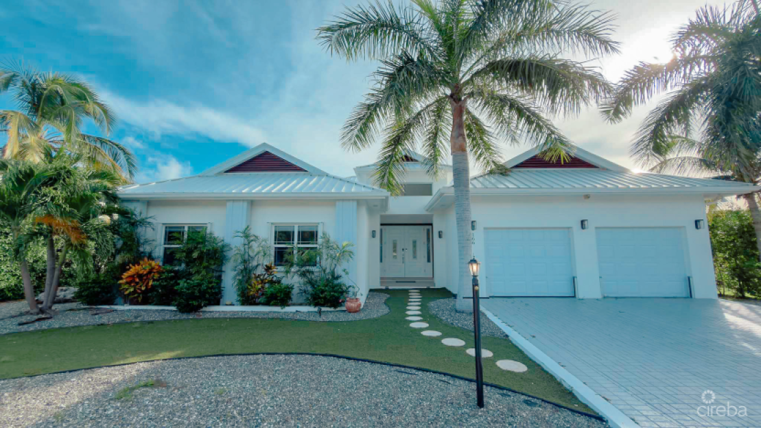 Shorecrest Circle 4 Bedroom Family Home - 1